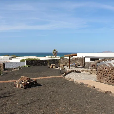 Villa Beach House Daida With Hot Whirlpool Famara